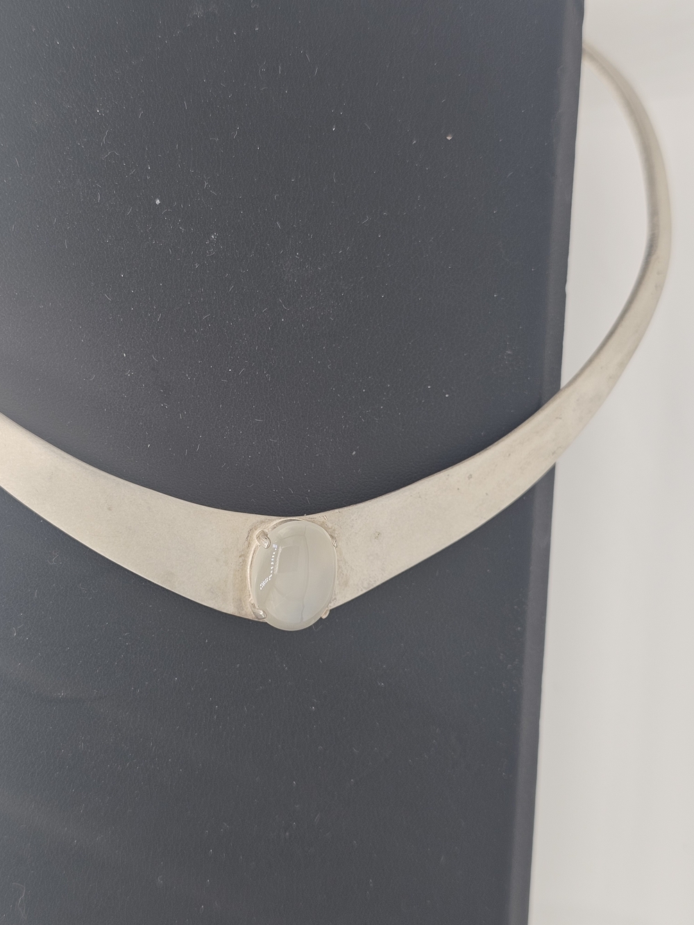 Sterling Silver Collar With Cat's Eye Moonstone - Picture 8 of 12
